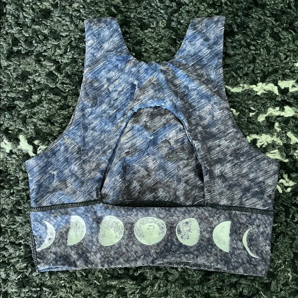 Yoga Democracy moon sports bra - Picture 2 of 4